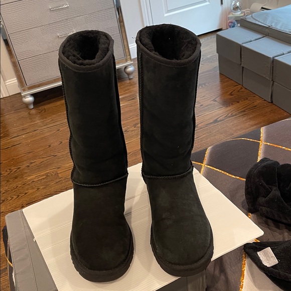 Black Suede Tall Boots u UGG brand - Picture 3 of 5
